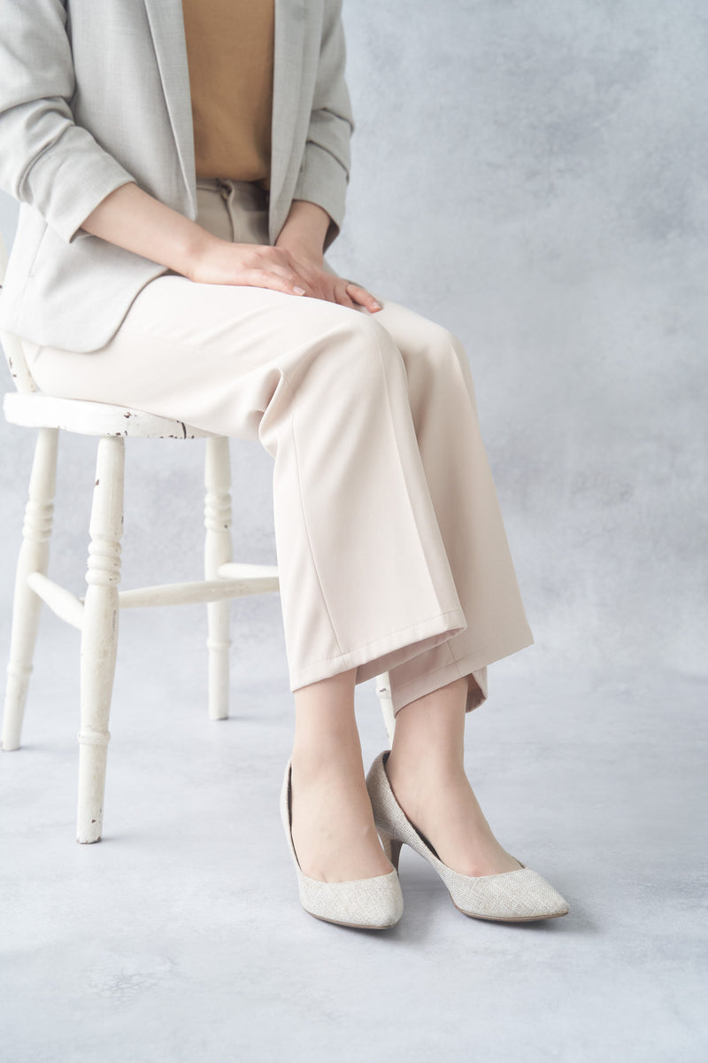 パンツスーツ　接写 アパレル – ピノスタジオ/撮影用背景シート【公式ショップ】